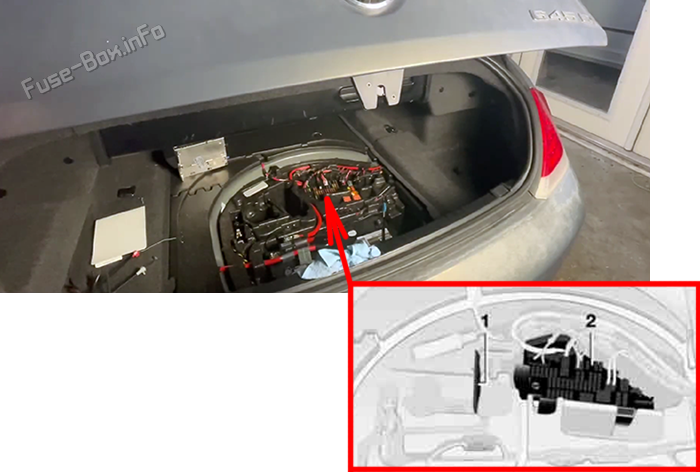 Location of the fuses in the trunk: BMW 6-Series (2004-2010)