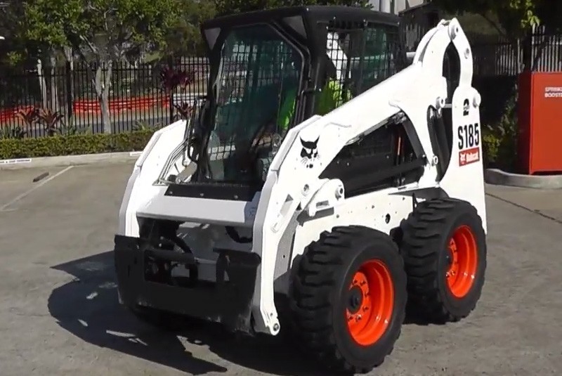 Расположение блоков предохранителей и реле Bobcat S185 Расположение блоков предохранителей и реле Bobcat S185