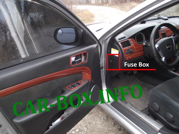 Расположение блоков предохранителей и реле Chevrolet Epica (V250), 2006-2013 - схема 1