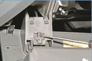 Расположение блоков предохранителей и реле Chevrolet Lacetti - схема 10
