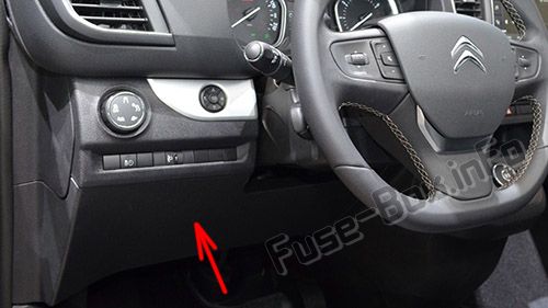 Расположение предохранителей в салоне (левый руль): Citroen SpaceTourer / Dispatch / Jumpy (2016, 2017, 2018-...)