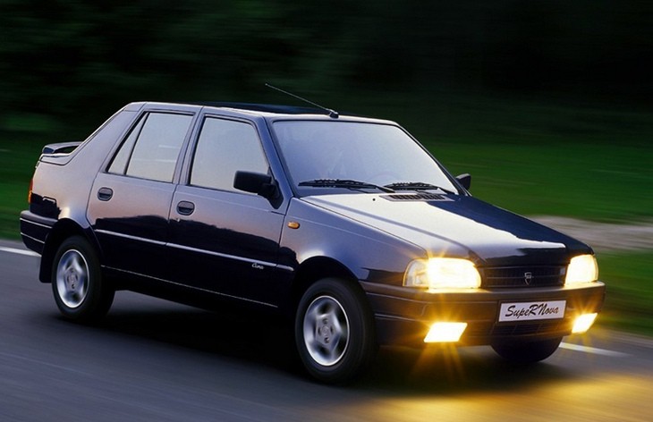 Расположение блоков предохранителей и реле Dacia SuperNova 2001 – 2003
