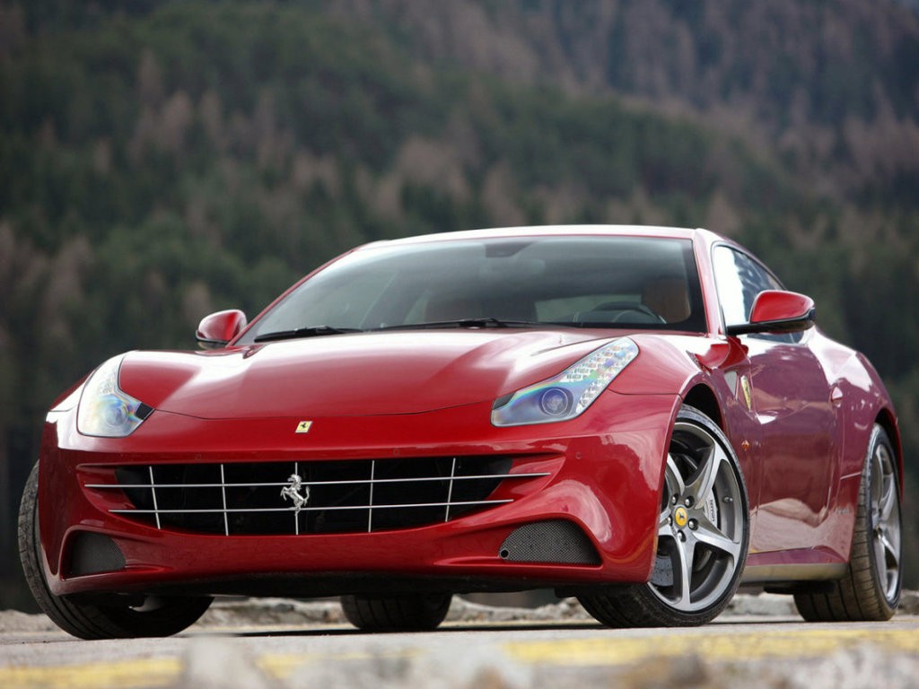 Расположение блоков предохранителей и реле Ferrari FF 2011-2016