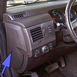 Расположение блоков предохранителей и реле Hummer H2 2008-2009 - схема 1