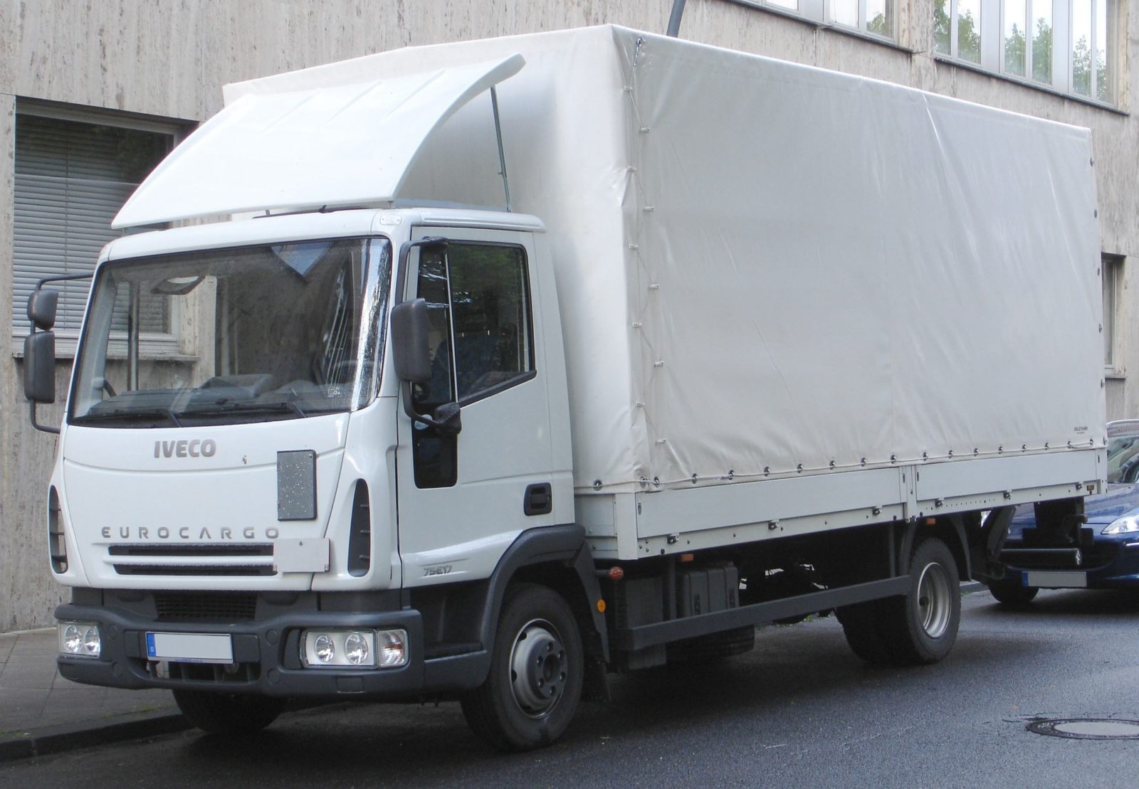 Расположение блоков предохранителей и реле Iveco EuroCargo 2003