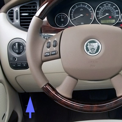 Расположение блоков предохранителей и реле Jaguar X-Type 2001-2003 - схема 2