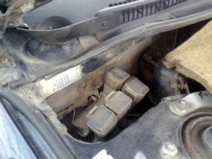 Расположение блоков предохранителей и реле Mazda 626 ge (Cronos) предохранители и реле - схема 7