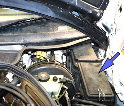 Расположение блоков предохранителей и реле Mercedes-Benz E-Class W124 1985-1996 - схема 2