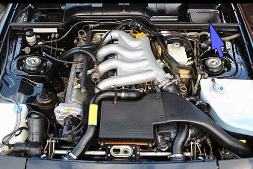 Расположение блоков предохранителей и реле Porsche (924) и (944) 1976-1991 - схема 5