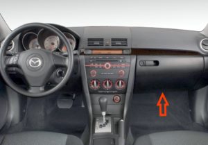 Расположение блоков предохранителей и реле Предохранители и реле Mazda 3 bk 2003-2008 - схема 1