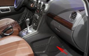 Расположение блоков предохранителей и реле Предохранители и реле Opel  Antara (2007-2018) - схема 3