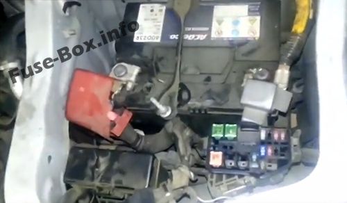 Расположение блоков предохранителей и реле Предохранители и реле Toyota HiAce (H200; 2005-2013) - схема 10