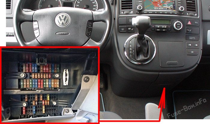 Расположение предохранителей в салоне: Volkswagen Transporter T5 (2003-2009)